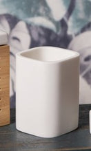 Laden Sie das Bild in den Galerie-Viewer, Becher 'Quadro' creme