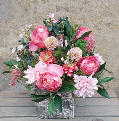 Rosen und Dahlien