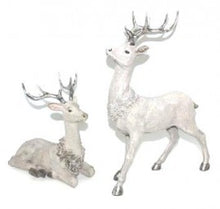 Laden Sie das Bild in den Galerie-Viewer, Stehender Hirsch silber