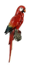 Laden Sie das Bild in den Galerie-Viewer, Poly-Papagei auf Ast, rot