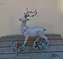 Laden Sie das Bild in den Galerie-Viewer, Stehender Hirsch silber