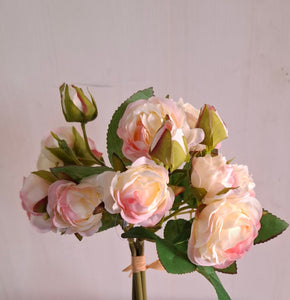 Rosenbündel  'Augustine' creme-rosa