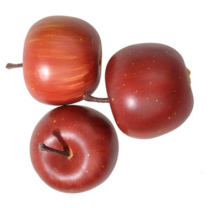 Apfel Braeburn auf Draht. rot