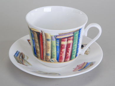 Jumbo-Tasse mit Untertasse 'Bücher'